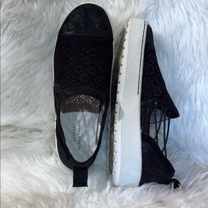Jambu Black and White Sneakers with Mesh Design Size 8W New Relaxed Foam Insole